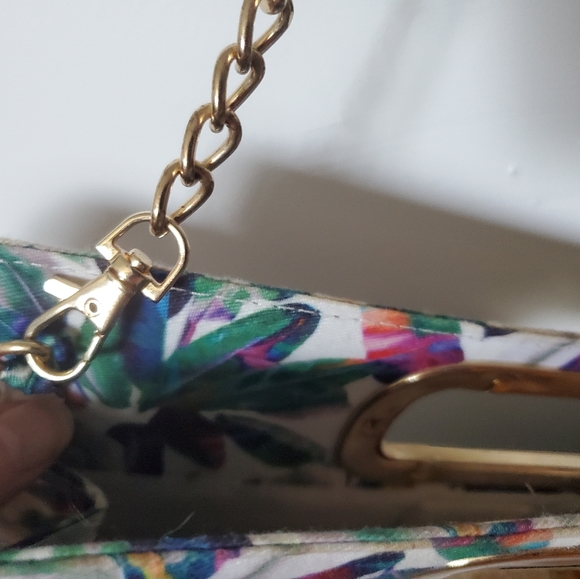 Purse/ clutch with removable chain - Picture 3 of 3